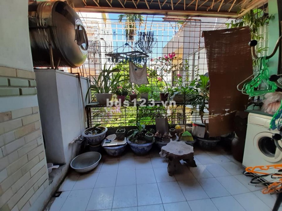 Bán nhà Võ Chí Công, 42m2, 5 tầng, mặt tiền 4m, giá bán 4,1 tỷ