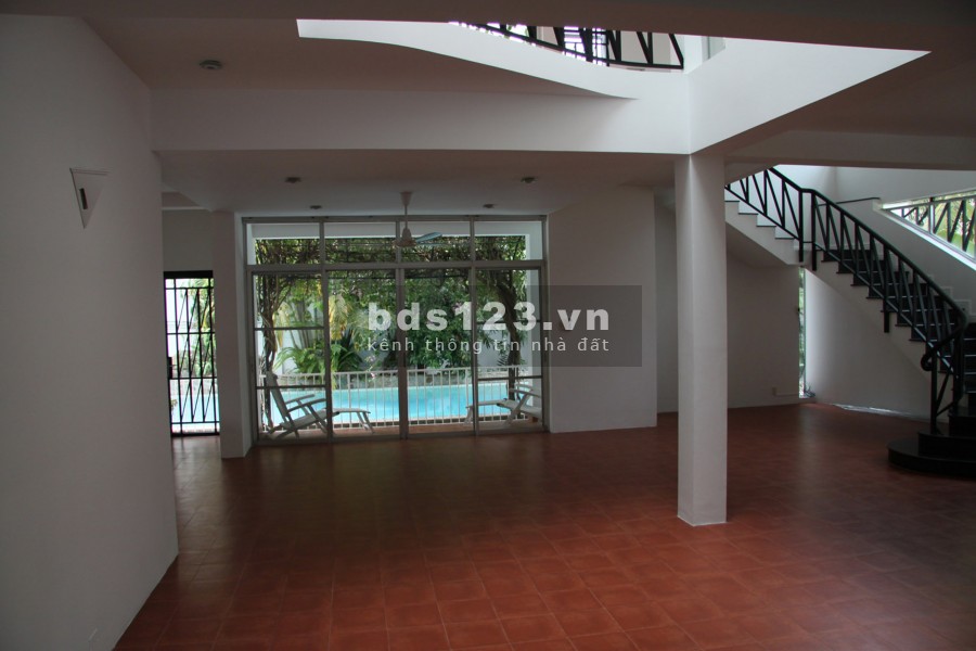 Villa diện tích 850m2, hồ bơi sân vườn, 1 trệt, 1 lầu, 4 pn, Trần Não, Bình An, Quận 2