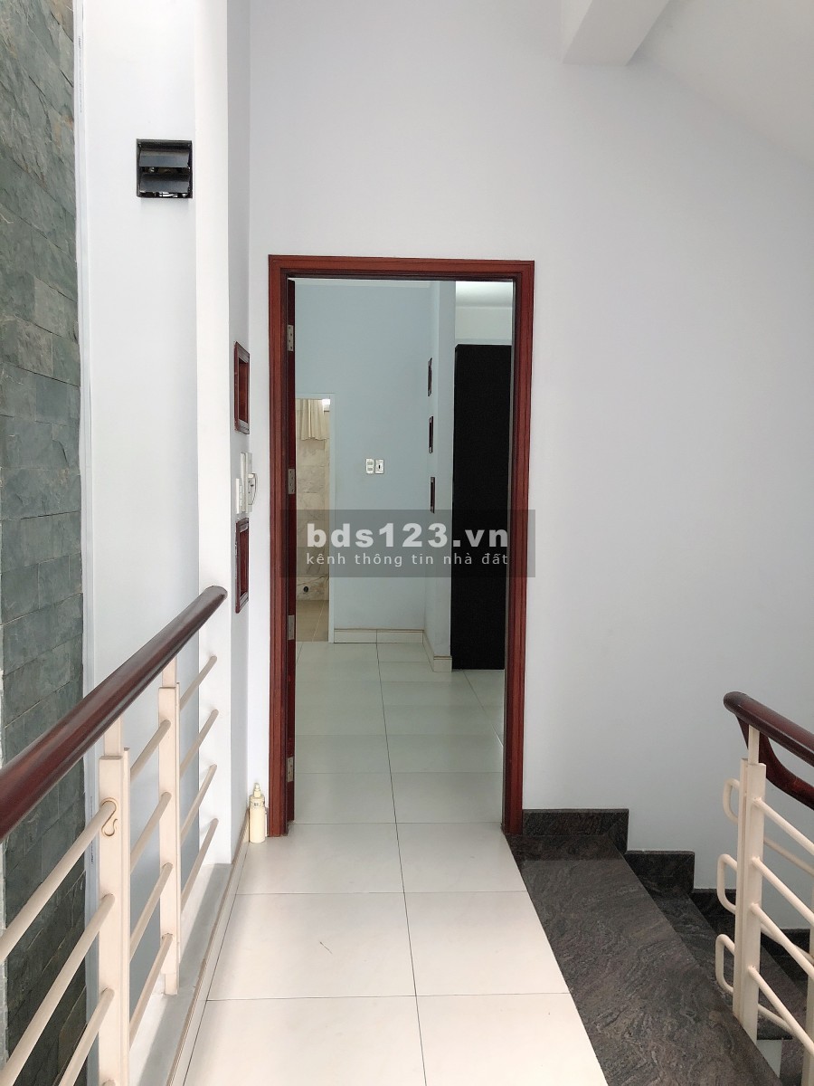 Cần bán nhà khu dân cư Him Lam 6A, 4pn, 5wc, khu an ninh, giá 13.5 tỷ