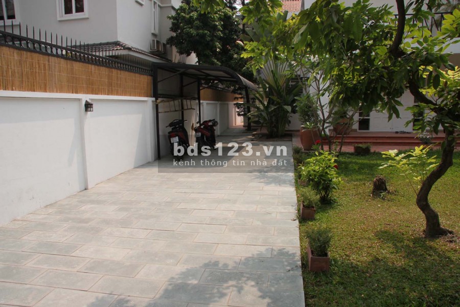 Villa diện tích 850m2, hồ bơi sân vườn, 1 trệt, 1 lầu, 4 pn, Trần Não, Bình An, Quận 2