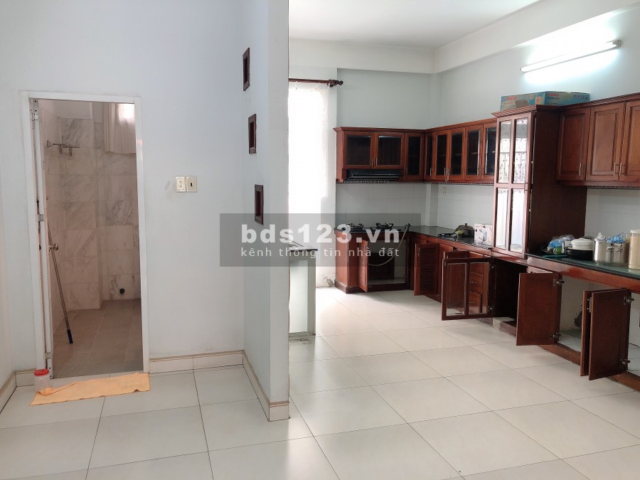 Cần bán nhà khu dân cư Him Lam 6A, 4pn, 5wc, khu an ninh, giá 13.5 tỷ