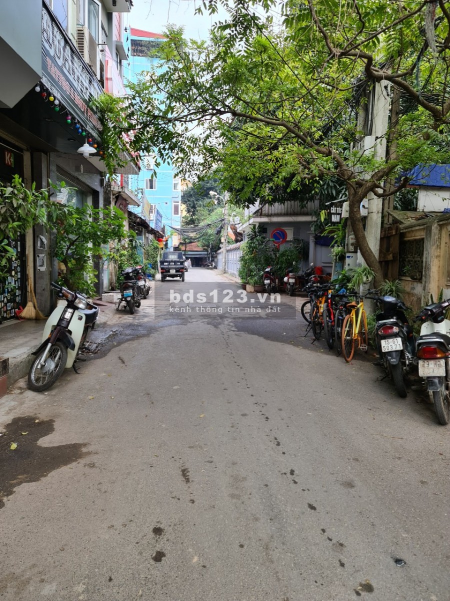 Cho thuê nhà nguyên văn Phố Nguyễn Văn Huyên- Cầu Giấy: DT65m2x 5 tầng, MT5, 30 tr