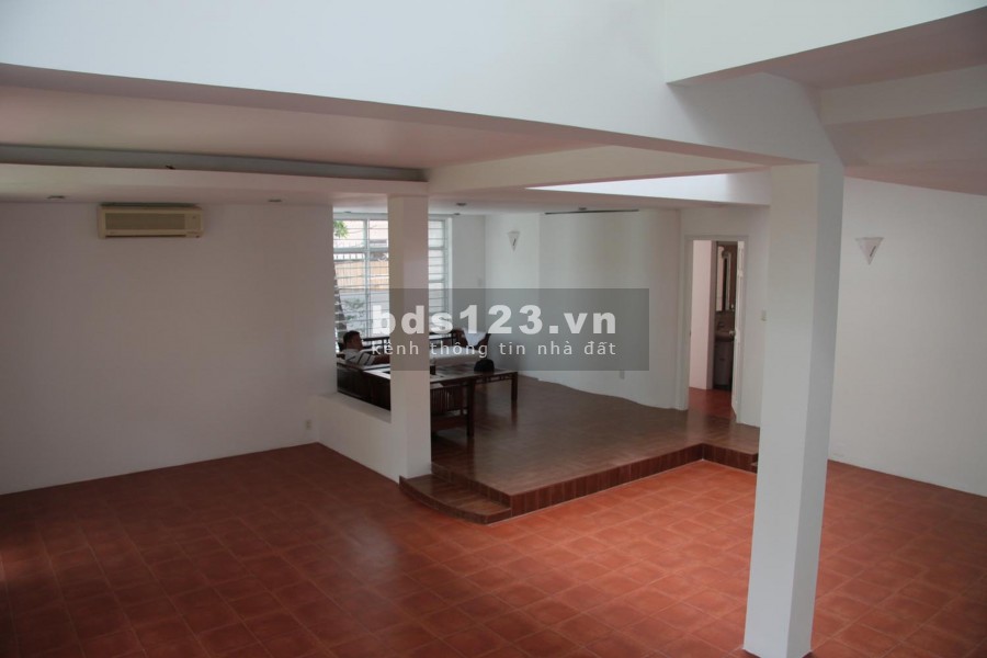 Villa diện tích 850m2, hồ bơi sân vườn, 1 trệt, 1 lầu, 4 pn, Trần Não, Bình An, Quận 2