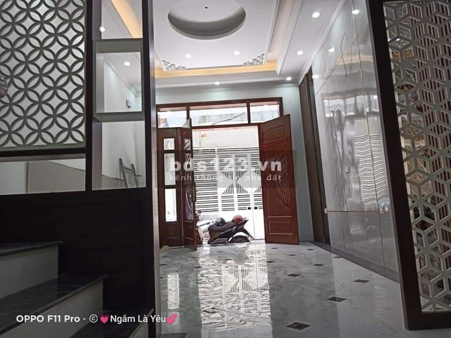 Cần bán gấp nhà ngõ Gốc Đề 32m2. Ngõ trước nhà xe 3 gác chạy qua, 5 tầng