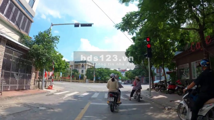 Cần bán gấp 68m2 đất mặt phố Thanh Am mặt tiền rộng giá 5,4 tỷ
