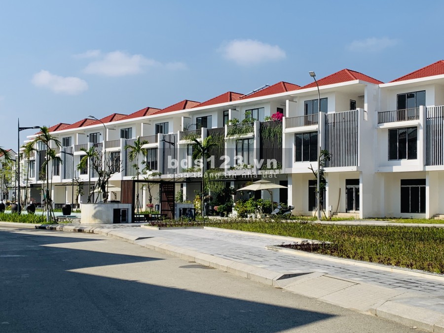 Hàng hiếm chỉ còn duy nhất 1 căn Royal Park khu B view hồ cá Koi, giá chỉ 3.8 tỷ