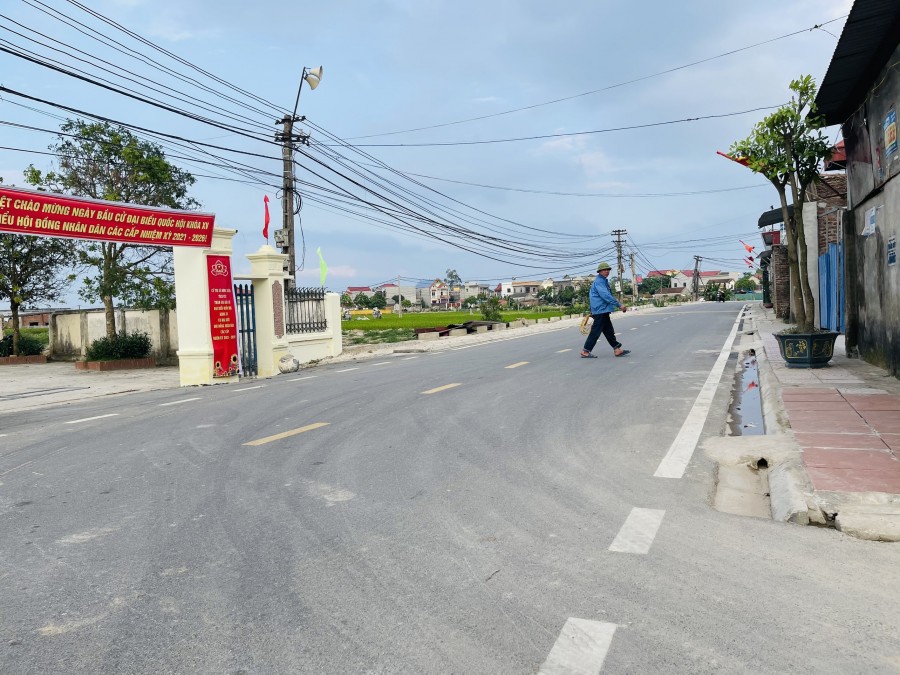 196m2 tại Đông Xuân giá đầu tư liên hệ: 0829048555, ngõ thông thoáng ô tô tránh nhau