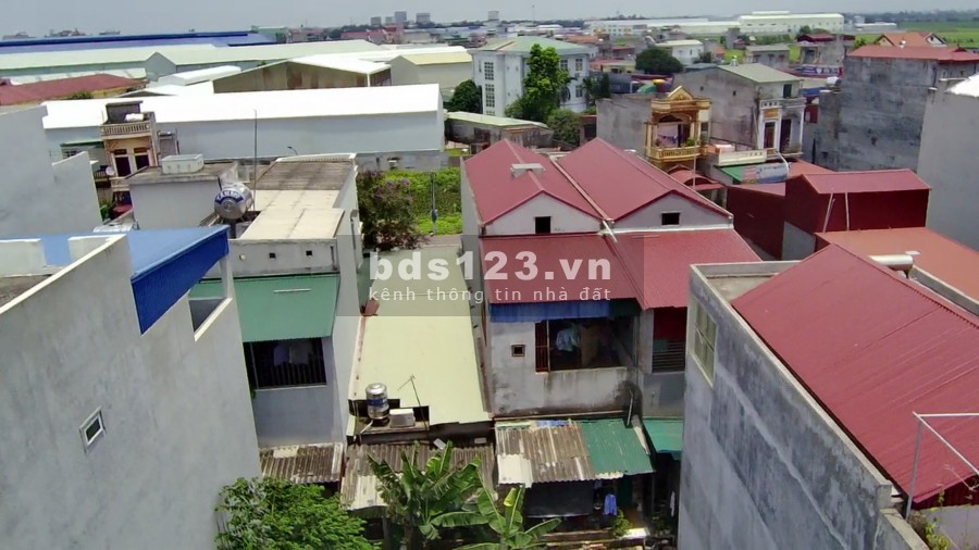 90m2 chục chính xã. đường rộng 7.5m dân cư đông gần chợ, UBND