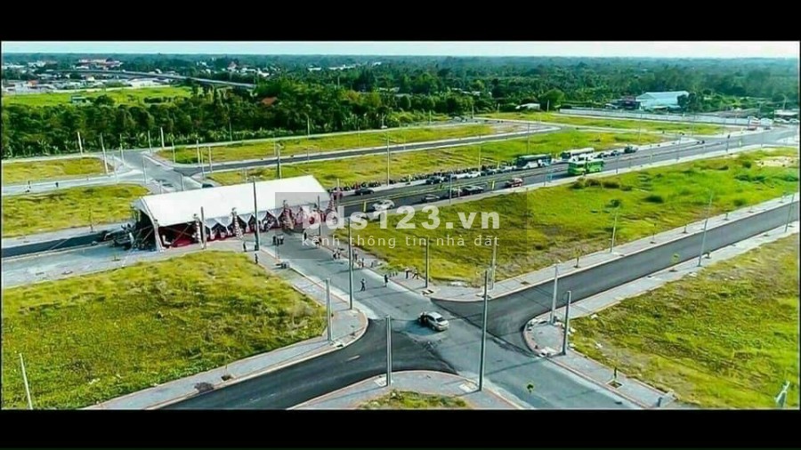 Do dịch làm ăn thua lỗ nên mình cần ra đi cặp nền vj trí đẹp, thuận lợi để kinh doanh và mua bán