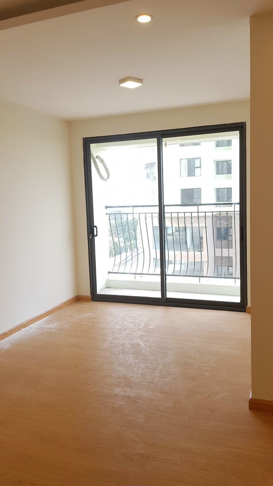 Gia đình có căn hộ 3pn cho thuê, không đồ giá siêu tốt, cc Glexia Riverside