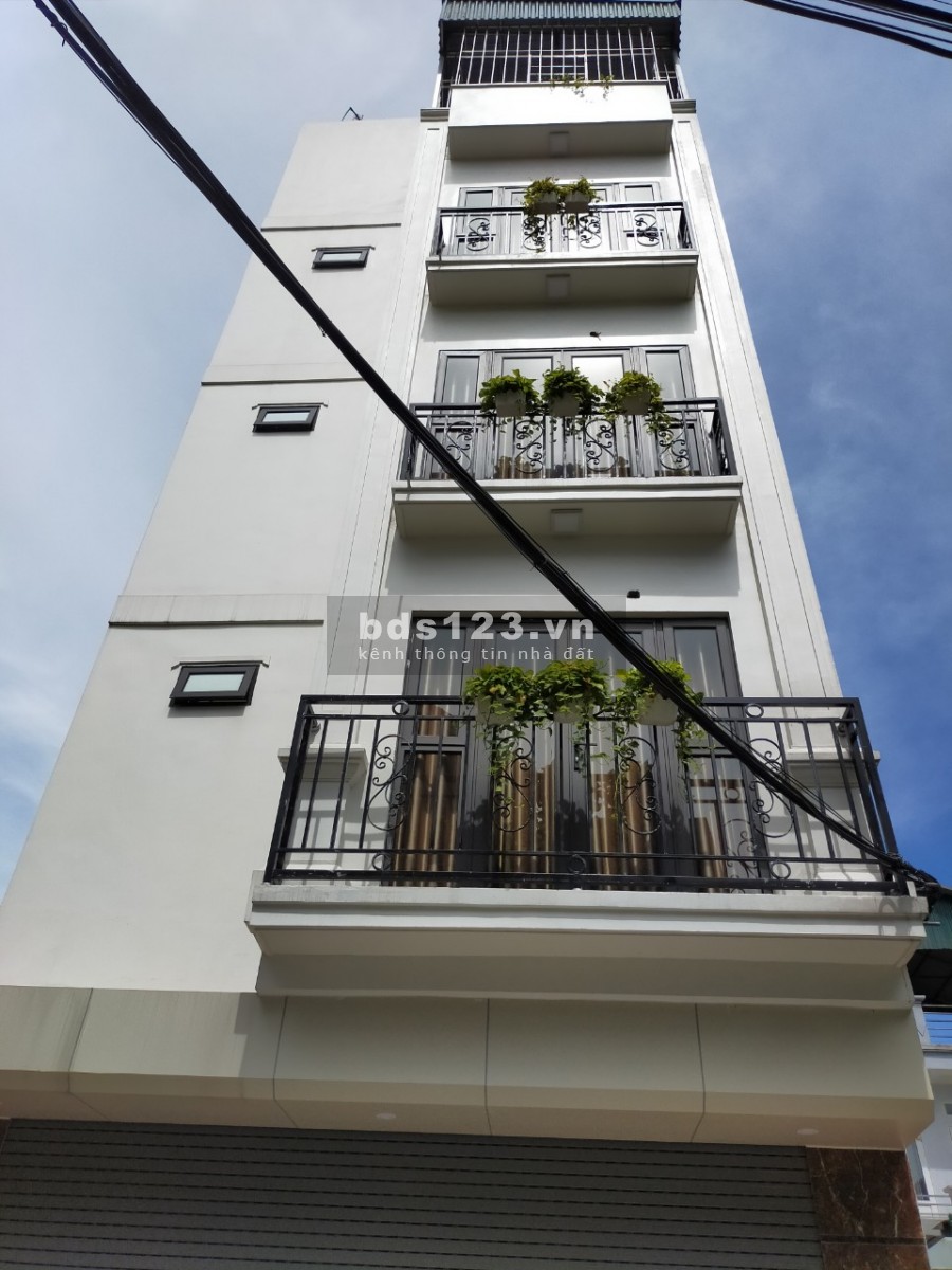 Bán nhà Giang Biên, nội thất Đỉnh của Đỉnh, diện tích 40m2, giá 3,8 tỷ