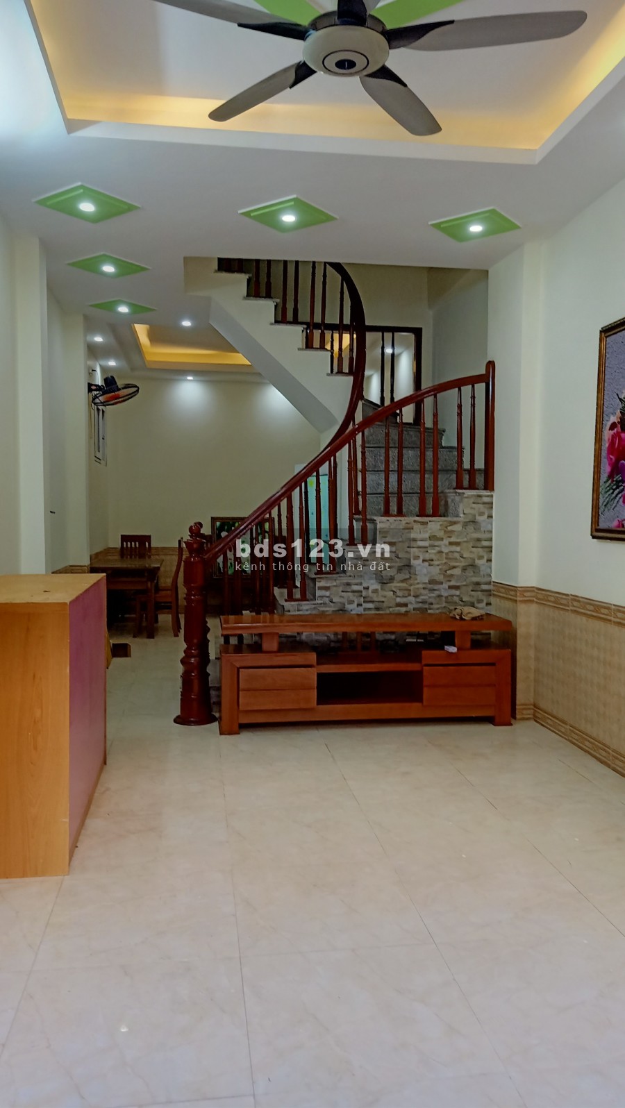 Bán căn nhà 4 tầng khu TT công an Đa Sĩ Kiến Hưng Hà Đông, diện tích 35m2, giá bán 3,3 tỷ. Lh 0984672007