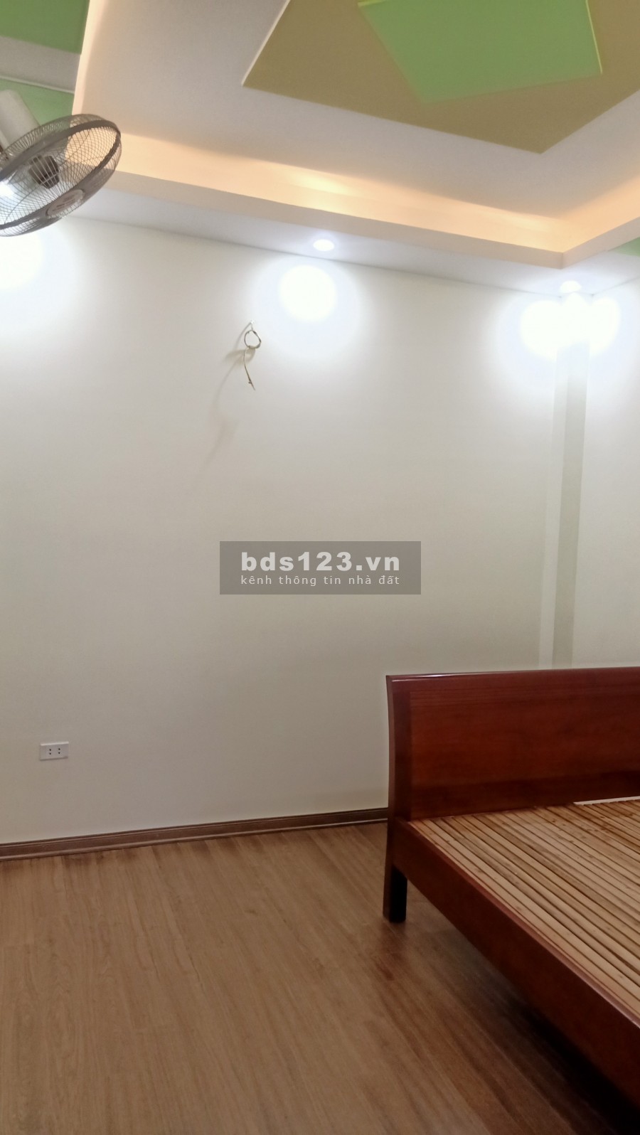 Bán căn nhà 4 tầng khu TT công an Đa Sĩ Kiến Hưng Hà Đông, diện tích 35m2, giá bán 3,3 tỷ. Lh 0984672007