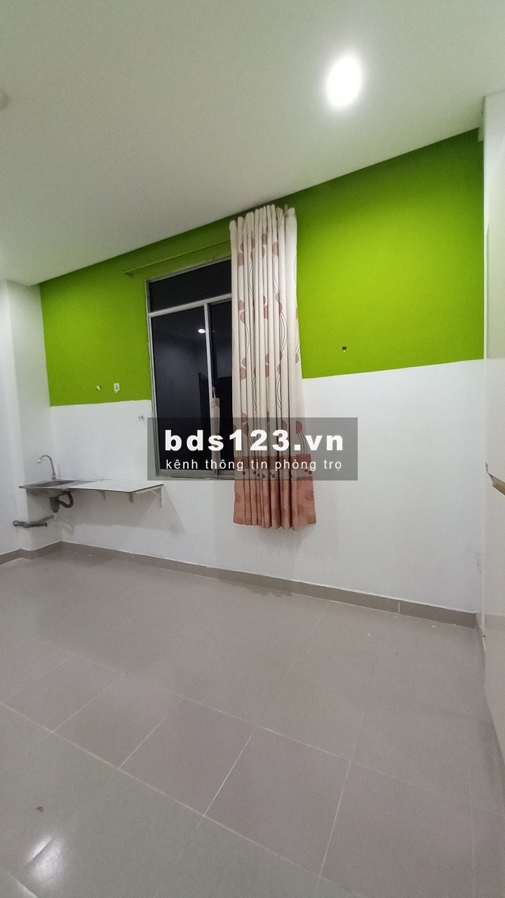 Cho thuê phòng Quận 5 có MÁY LẠNH, TỦ LẠNH đường Cao Đạt.