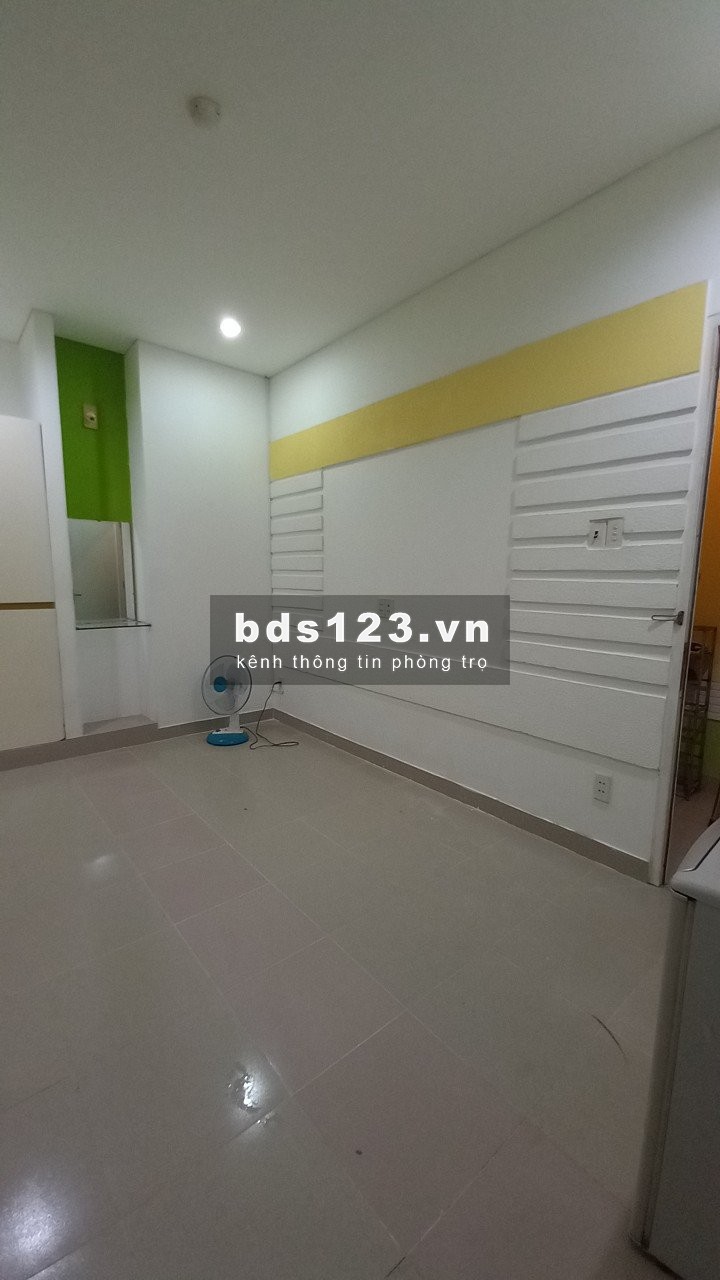Cho thuê phòng Quận 5 có MÁY LẠNH, TỦ LẠNH đường Cao Đạt.