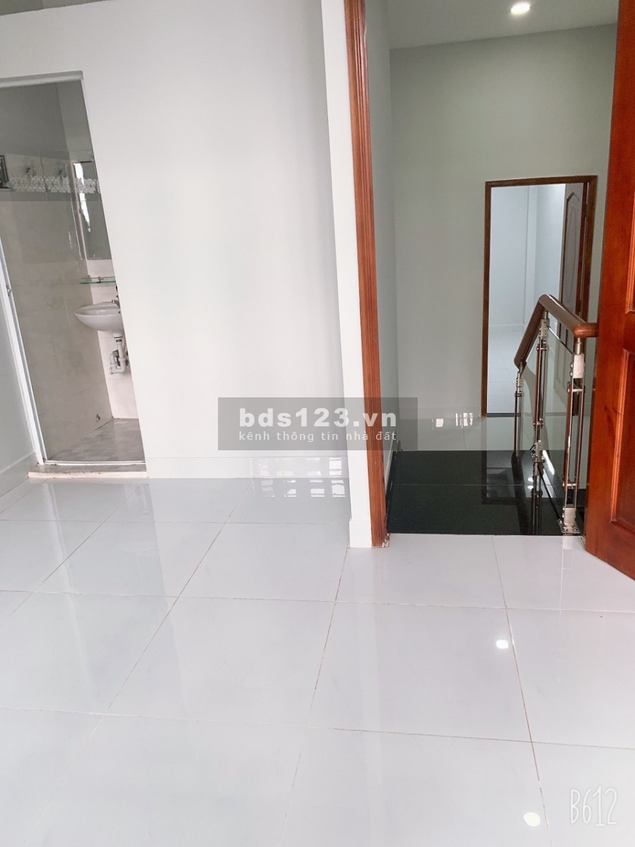 Hàng thơm giá bèo nhèo bán nhà hẻm 1982 Thị Trấn Nhà Bè