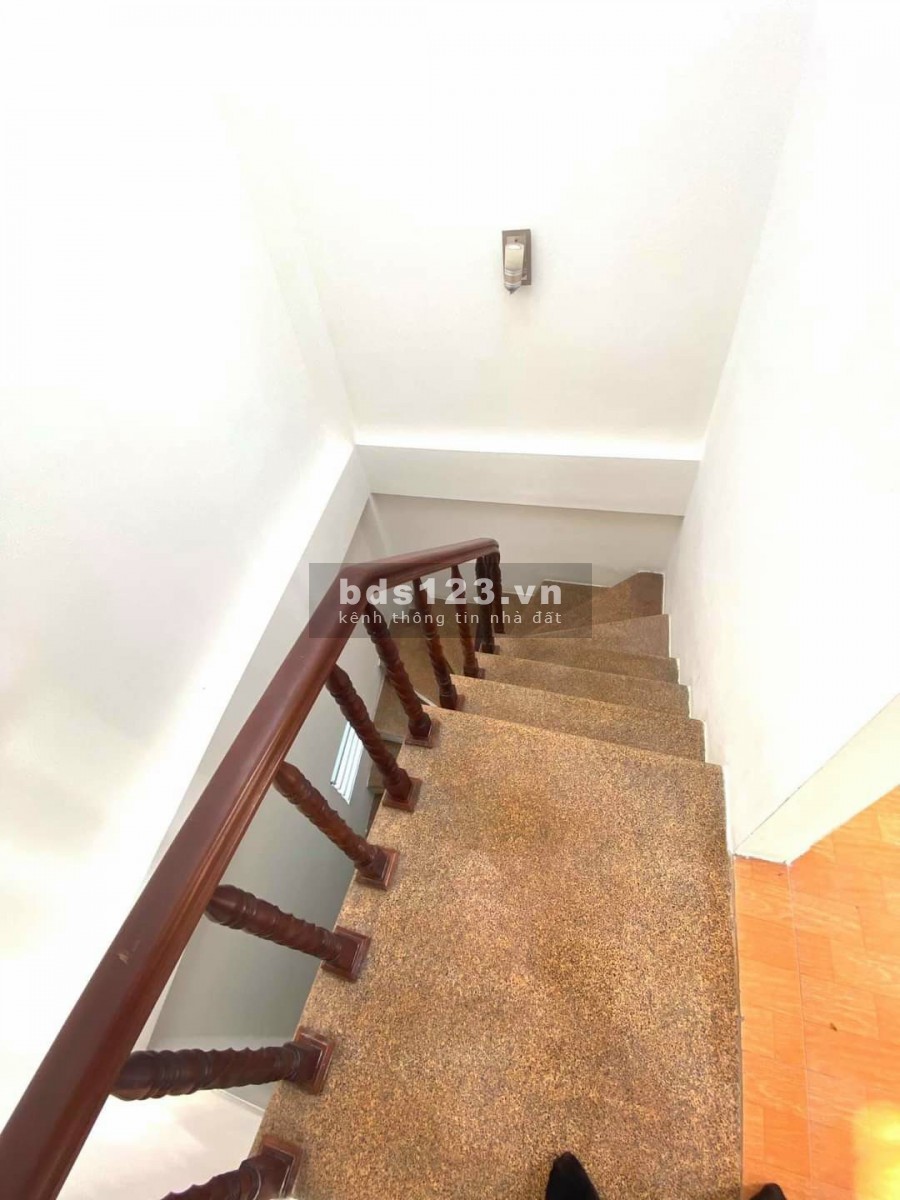 Bán nhà nguyên căn phố Thanh Đàm, đầy đủ nội thất 4 Tầng, dt 26m, giá nhỉnh 2 Tỷ