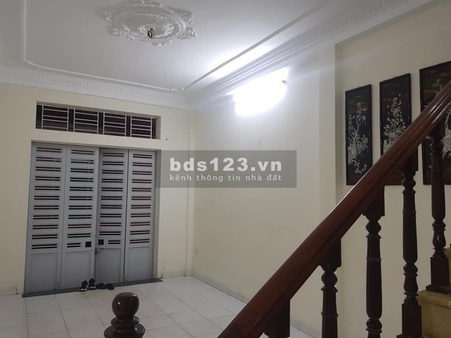 Bán nhà Khương Trung, Thanh Xuân, ngay ngã tư sở, rộng thoáng, sát phố, ở ngay, dt 42m2, 4 tầng, mt 3.9m