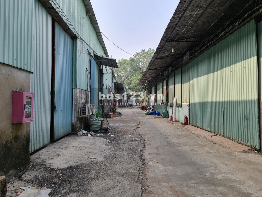 Cần cho thuê kho xưởng 300m2, Tân Sơn, Tân Bình giá bán chỉ 90k/m2