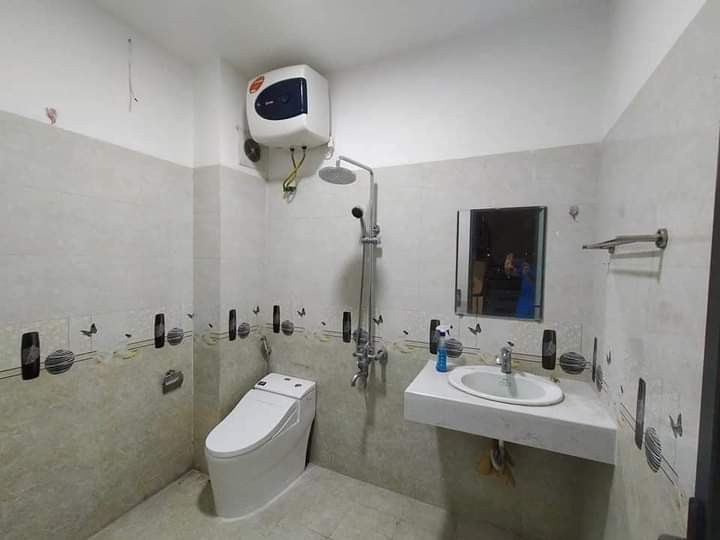 Giá 2.55 tỷ, dt 30m2, 5 tầng Vĩnh Hưng, nhà mới nét căng, chuẩn công năng