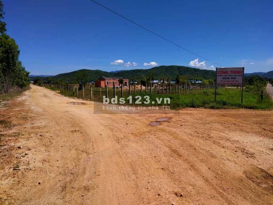 Cần bán lô đất 2800m2, tại Bình Tân, sông Luỹ, tỉnh Bình Thuận