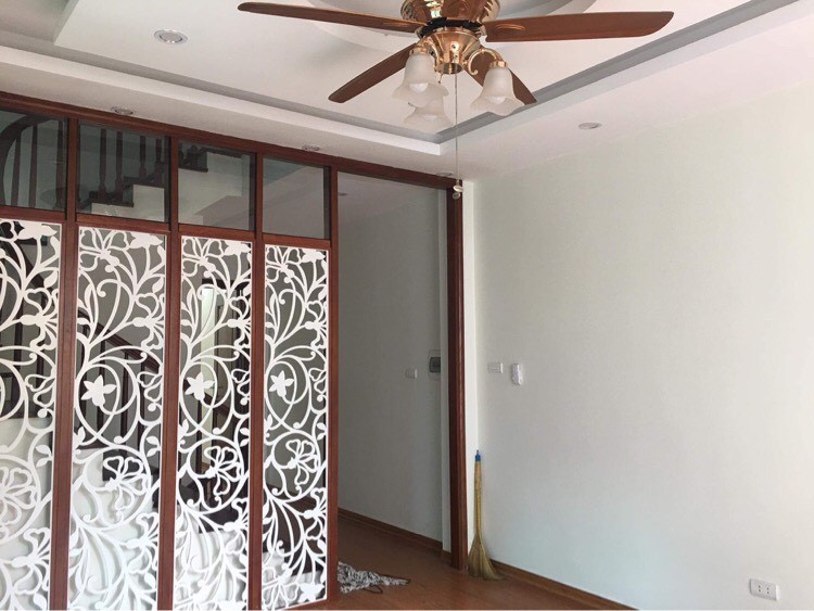 Nhà Bồ Đề 55m x 5t mt4.5m, ngõ ngắn thông, nhà mới, ô tô, lô góc, kinh doanh, nhỉnh 5 tỷ.