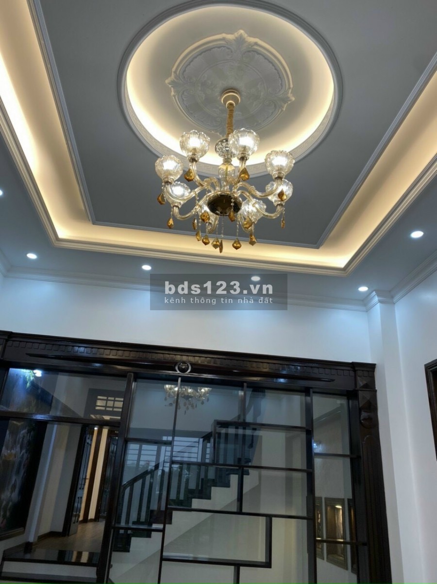 Bán nhà mặt đường Phùng Chí Kiên, TP HD, 4 tầng 67.5m2, mt 4.5m, nhà cực đẹp, chỉ 4.6 tỷ