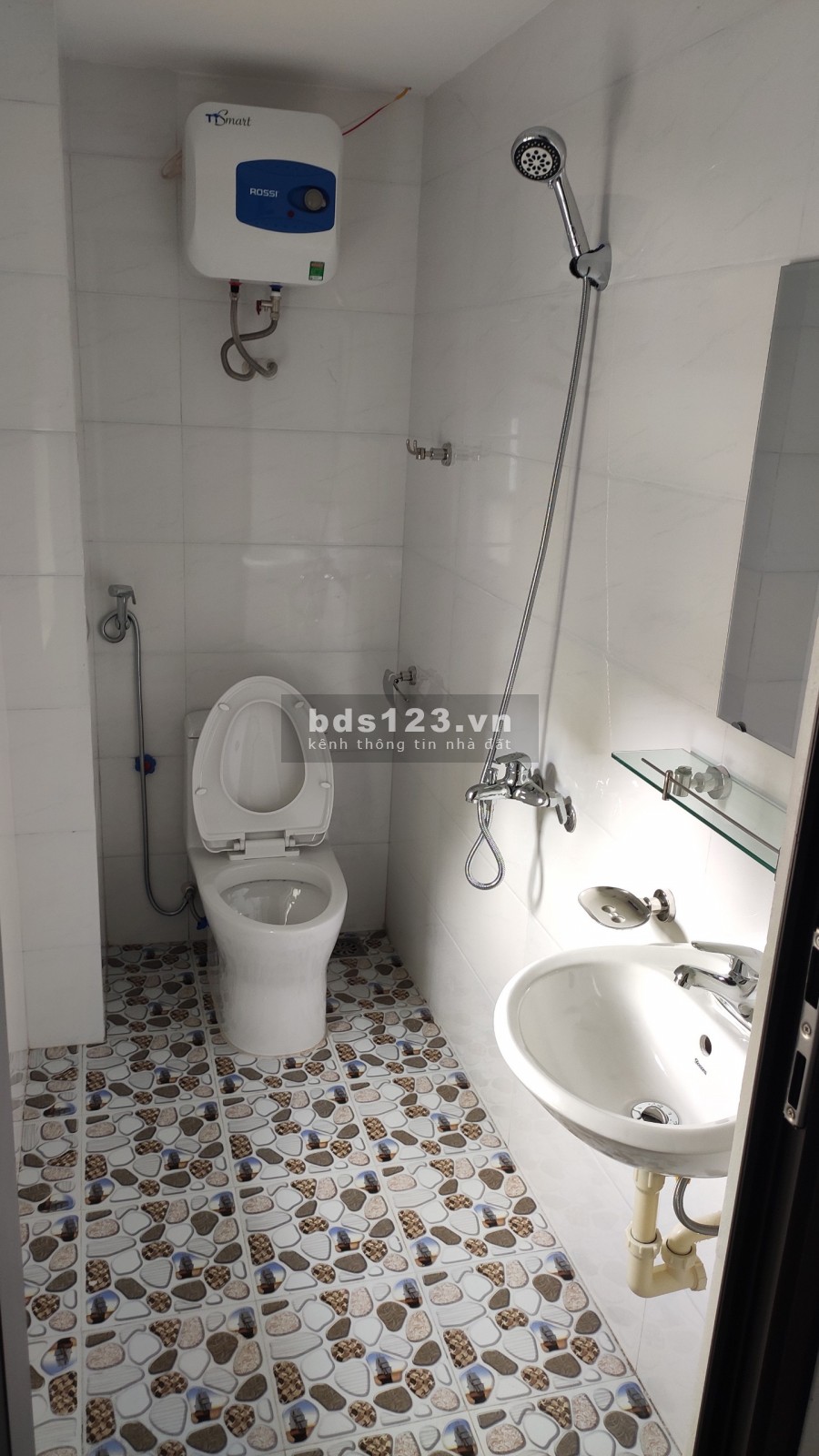 Bán nhà đẹp ở luôn ngõ 63 Trần Quốc Vượng 55m2 x 4 tầng giá 6 tỷ. LH 0912442669