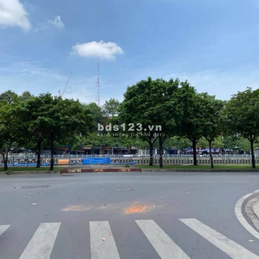Chính chủ định cư Mỹ bán nhà hẻm xe hơi Nguyễn Cửu Vân, p.17, Bình Thạnh, giá 12 tỷ