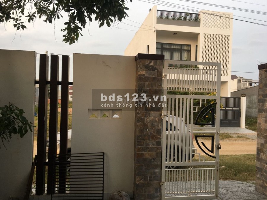 Cho thuê nhà ở và văn phòng, có sân đậu ô tô, giá 6 triệu/tháng