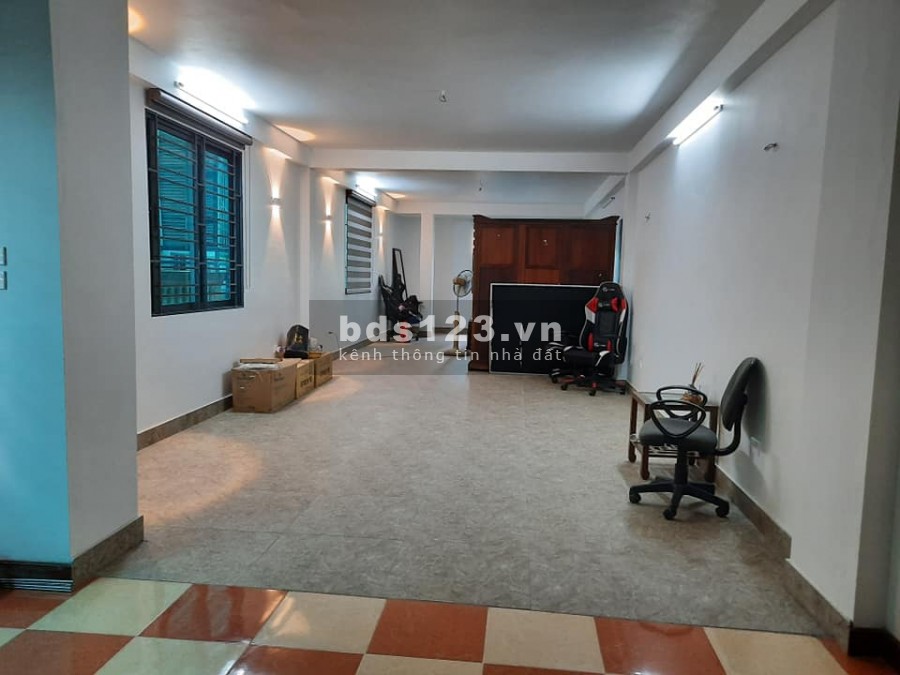 Siêu Hiếm Lạc Long Quân Oto Tránh 3 thoáng 100m2, 4 tầng, giá 16.8 tỷ