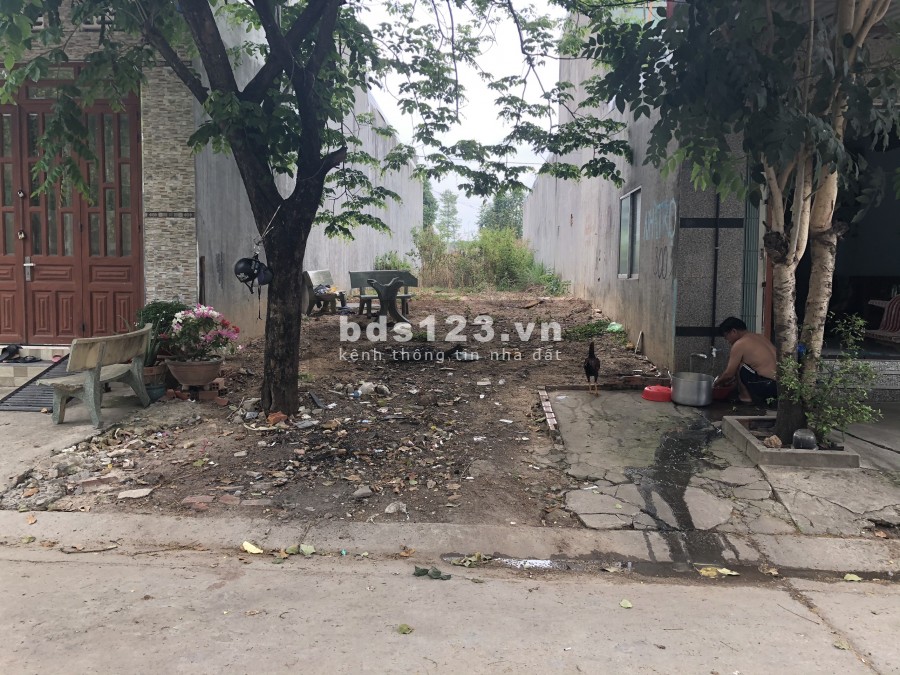 Thiếu tiền mua vật tư thầu xây dựng tôi bán gấp miếng đất này nhanh trong tháng