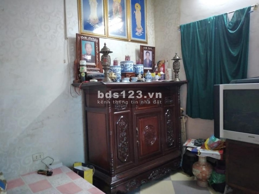 Giá mới 2.4 tỷ giảm 400 triệu còn 2.3 tỷ ô tô cách 10m, sổ riêng, không bị quy hoạch