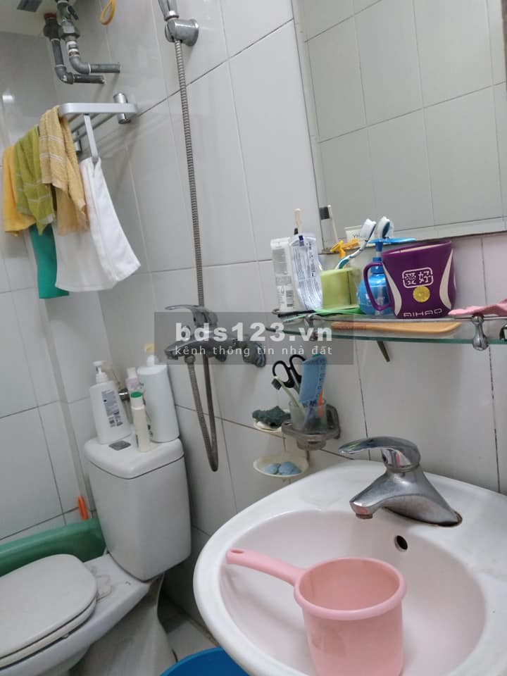 Giá mới 2.4 tỷ giảm 400 triệu còn 2.3 tỷ ô tô cách 10m, sổ riêng, không bị quy hoạch
