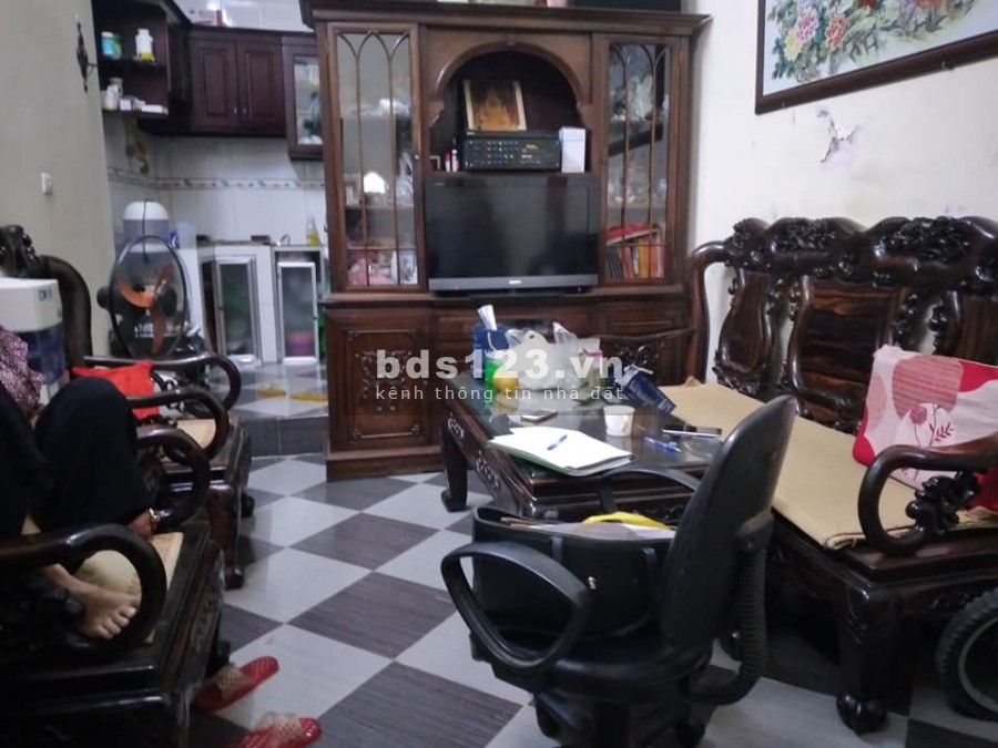 Giá mới 2.4 tỷ giảm 400 triệu còn 2.3 tỷ ô tô cách 10m, sổ riêng, không bị quy hoạch