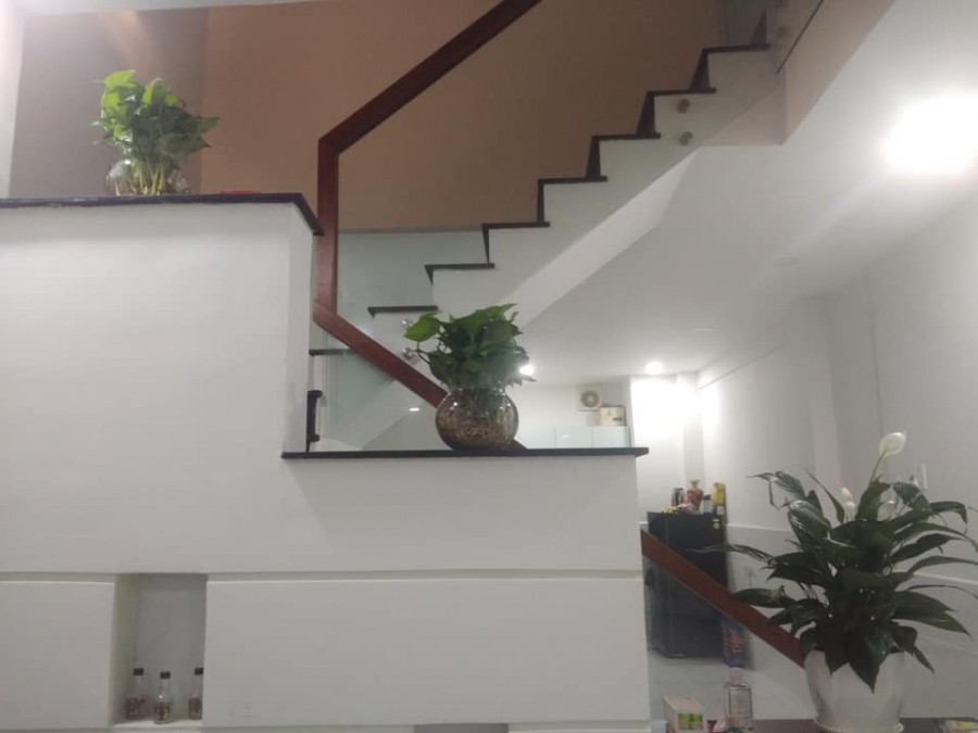 Bán gấp nhà HXH mùa dịch đường Cách Mạng Tháng Tám, lô góc đang cho thuê 16tr, 68m2 7,9ty