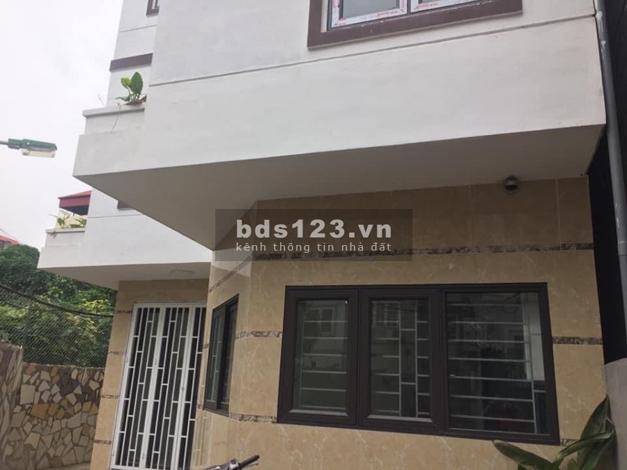 Bán siêu phẩm Lạc Long Quân, giá nào cũng chốt, ở quá đỉnh, dt 34m2, 5 tầng, giá 3.2 tỷ