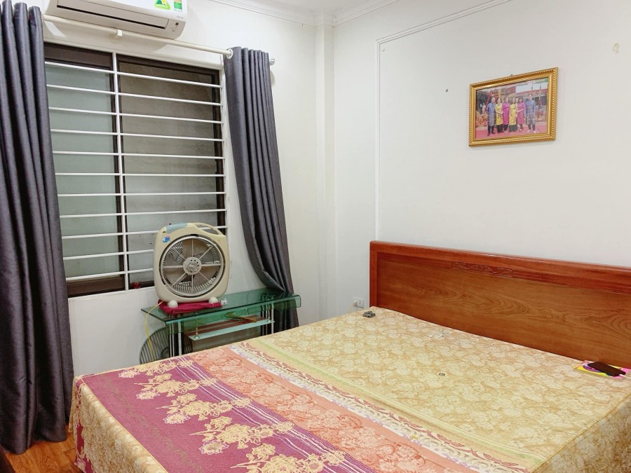 Bán nhà ngõ 103 Trường Chinh, dt 40m2, 5 tầng, mt 4m, nhà mới ở ngay, giá hơn 5 tỷ