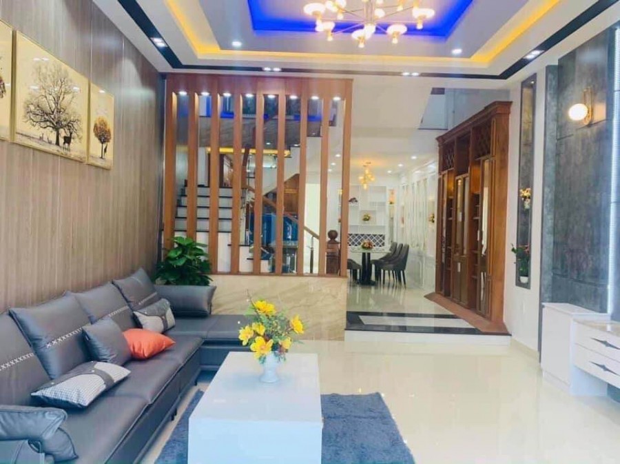 Nguyễn Khánh Toàn 90m2, mt 4m, có gara thang máy nhỉnh, giá 12 tỷ