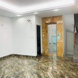 Bán nhà mp Nguyễn Văn Lộc 85m2x5T mặt tiền 5m giá 19 tỷ