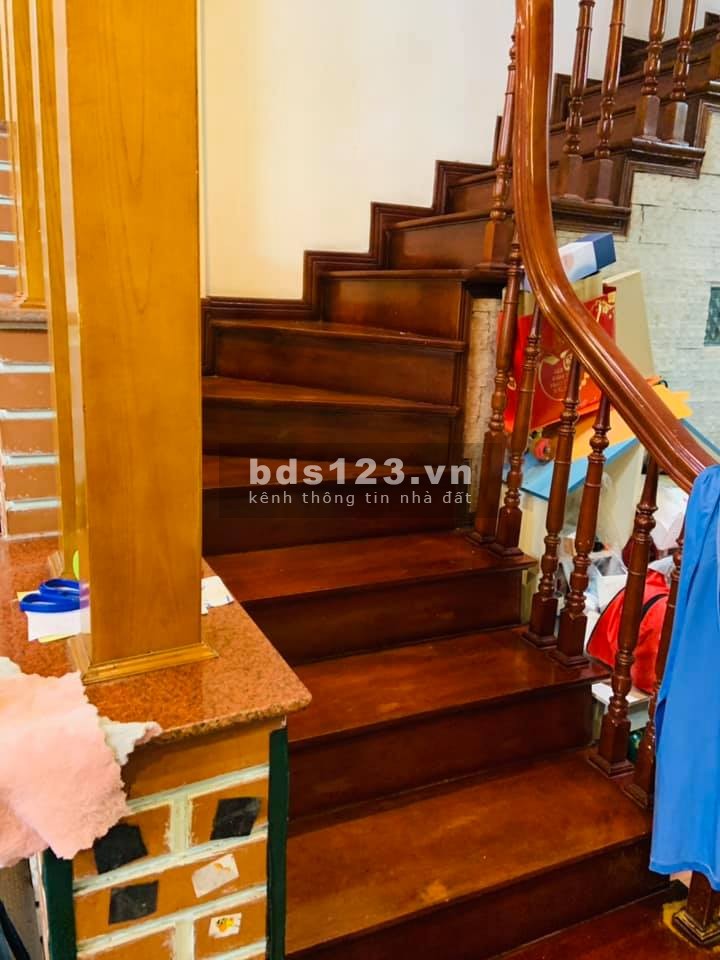 Bán nhà phố Kim Mã Thượng,phường Vĩnh Phúc,Trung Tâm quận Ba Đình. DT 56m x 4T, MT 3m8 Giá 5.7tỷ