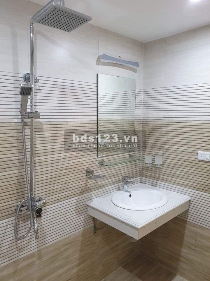 Chỉ 3 tỷ có nhà 4 tầng Ngọc Thụy, Long Biên ngõ thông, rộng, chỉ việc ở