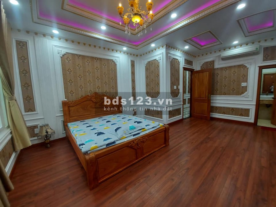 Bán nhà Nguyễn Văn Công lô góc hẻm xe hơi 58m2(4,5x13) giá 5,45 tỷ