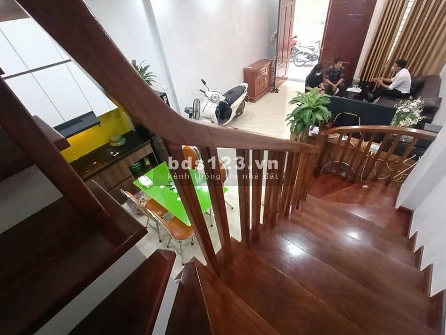 Bán nhà Nhân Mỹ, khu dân trí cao, tiện ích đủ đầy, diện tích 39 m2, giá 4.9 tỷ