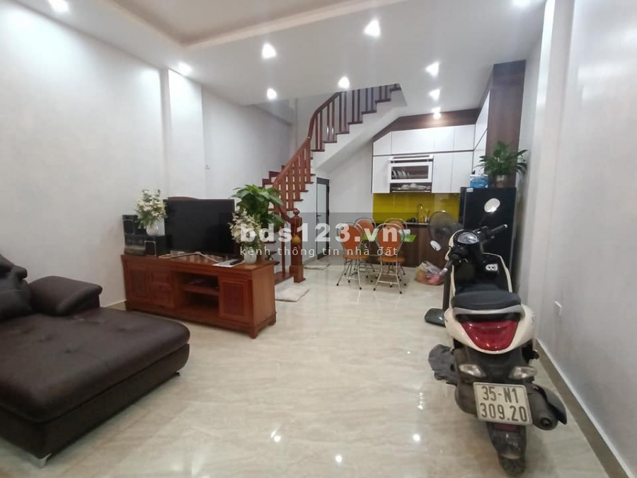 Bán nhà Nhân Mỹ, khu dân trí cao, tiện ích đủ đầy, diện tích 39 m2, giá 4.9 tỷ