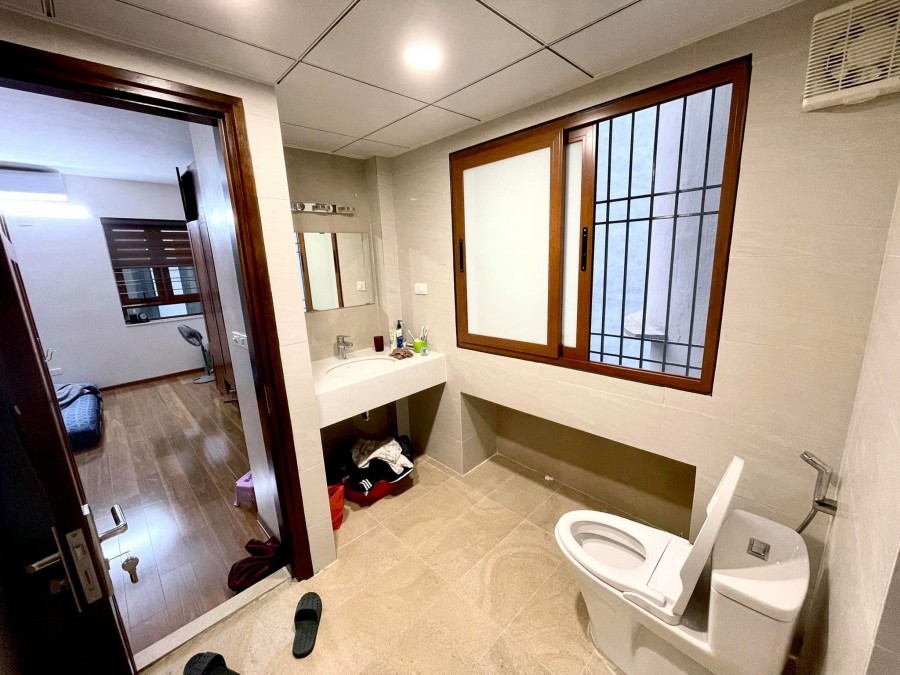 Bán nhà Nguyễn Trãi, gara ô tô an ninh 24/24, dt 68m2, mt 8m, giá bán 9 tỷ