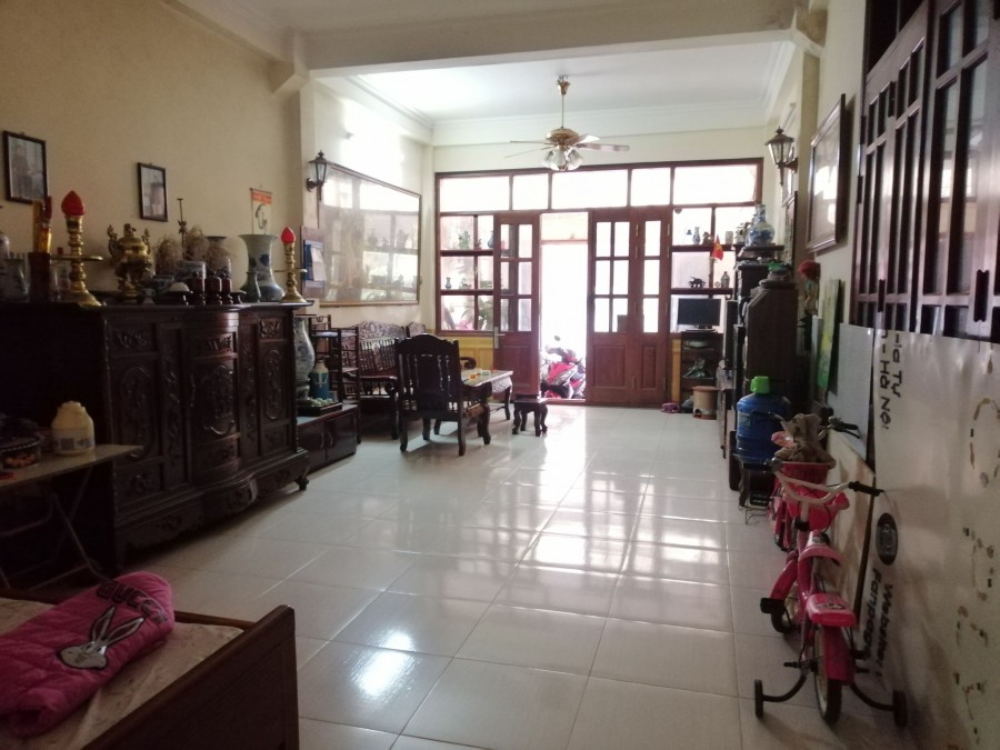 Nhỉnh 6 tỷ có nhà 94m2 Ngô Gia Tự Quận Long Biên kinh doanh sầm uất ô tô tránh