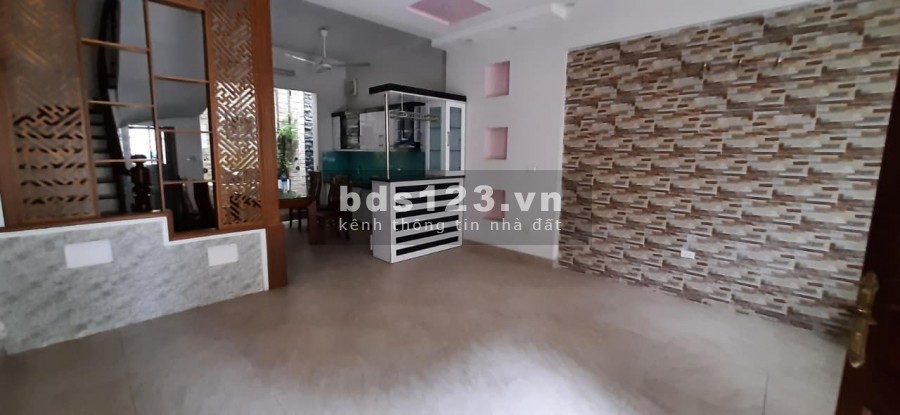 Nhỉnh 4 tỷ có nhà 4 tầng, An Dương Vương, Tây Hồ, lô góc 3 mặt thoáng, ngõ thông