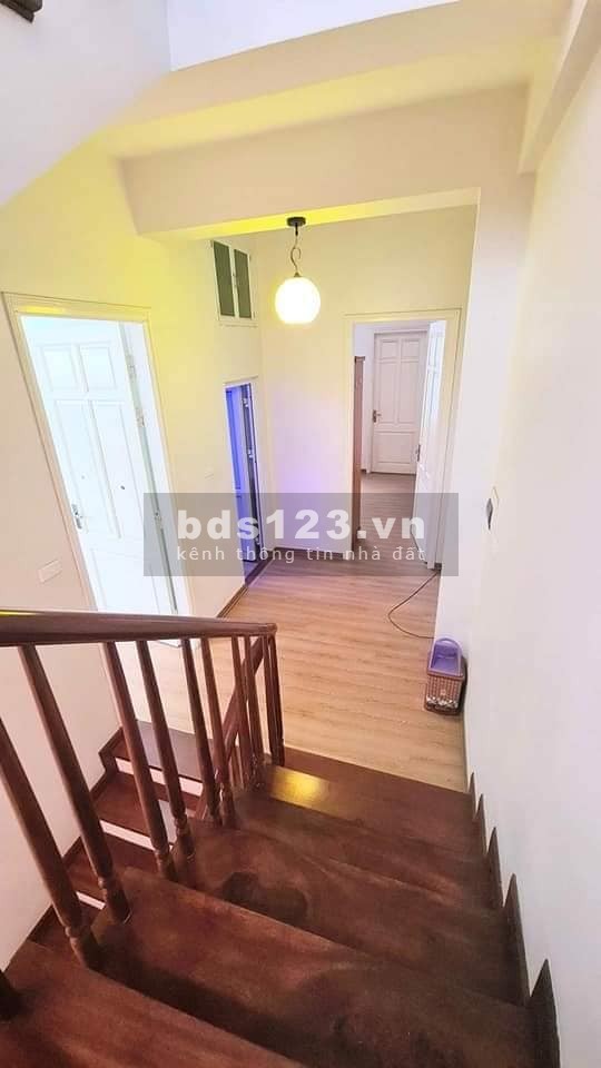 Nhỉnh 4 tỷ có nhà 4 tầng, An Dương Vương, Tây Hồ, lô góc 3 mặt thoáng, ngõ thông