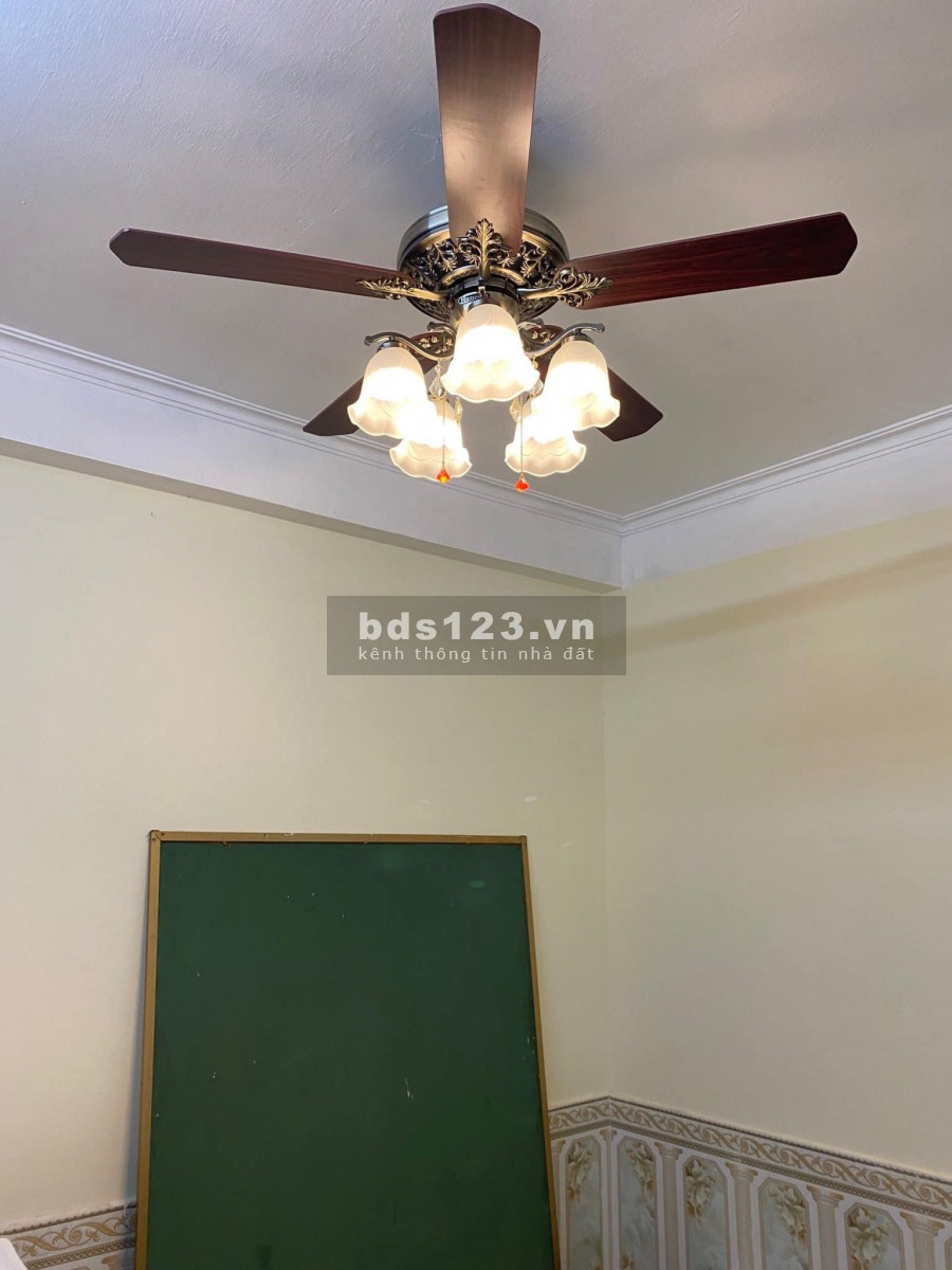 Bán nhà Hoàng Hoa Thám có 102, dt 29m2, mt 3.7m, 4 tầng, lh 0936003132